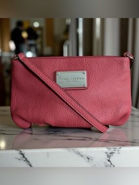 Authenticated Marc Jacobs Salmon Pink Leather Crossbody Bag!
